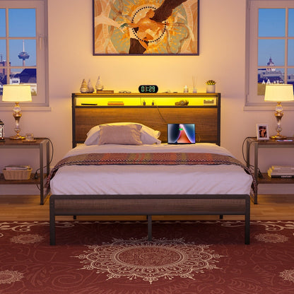 Cadre de lit plateforme en bois de style campagnard avec station de charge et éclairage LED