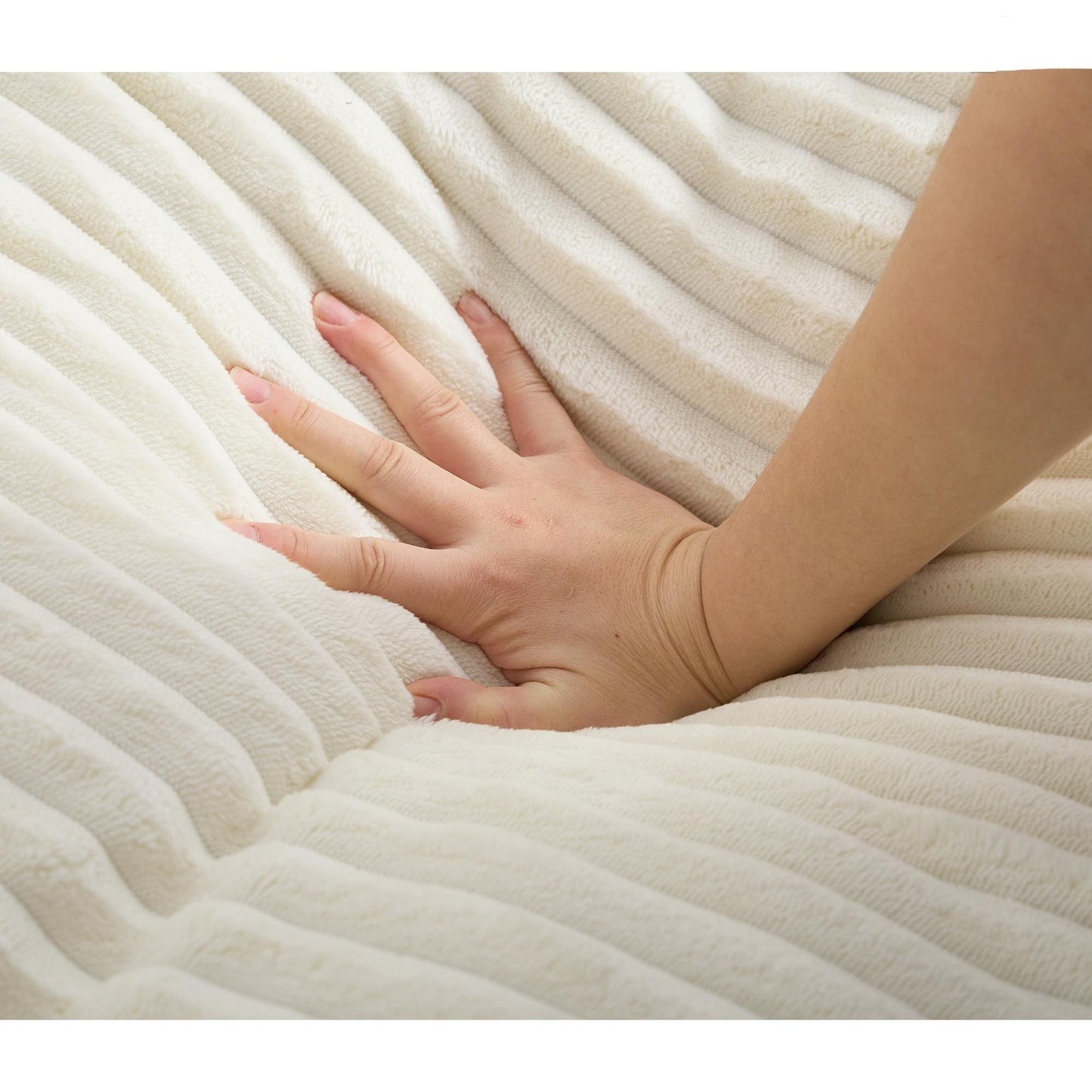 Canapé-lit surdimensionné Harmonia 109 W en velours côtelé, méridienne double profonde avec 4 coussins