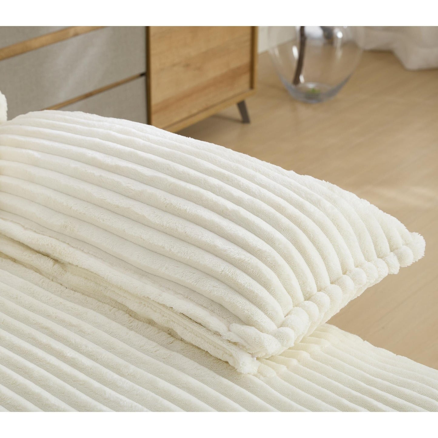 Canapé-lit surdimensionné Harmonia 109 W en velours côtelé, méridienne double profonde avec 4 coussins