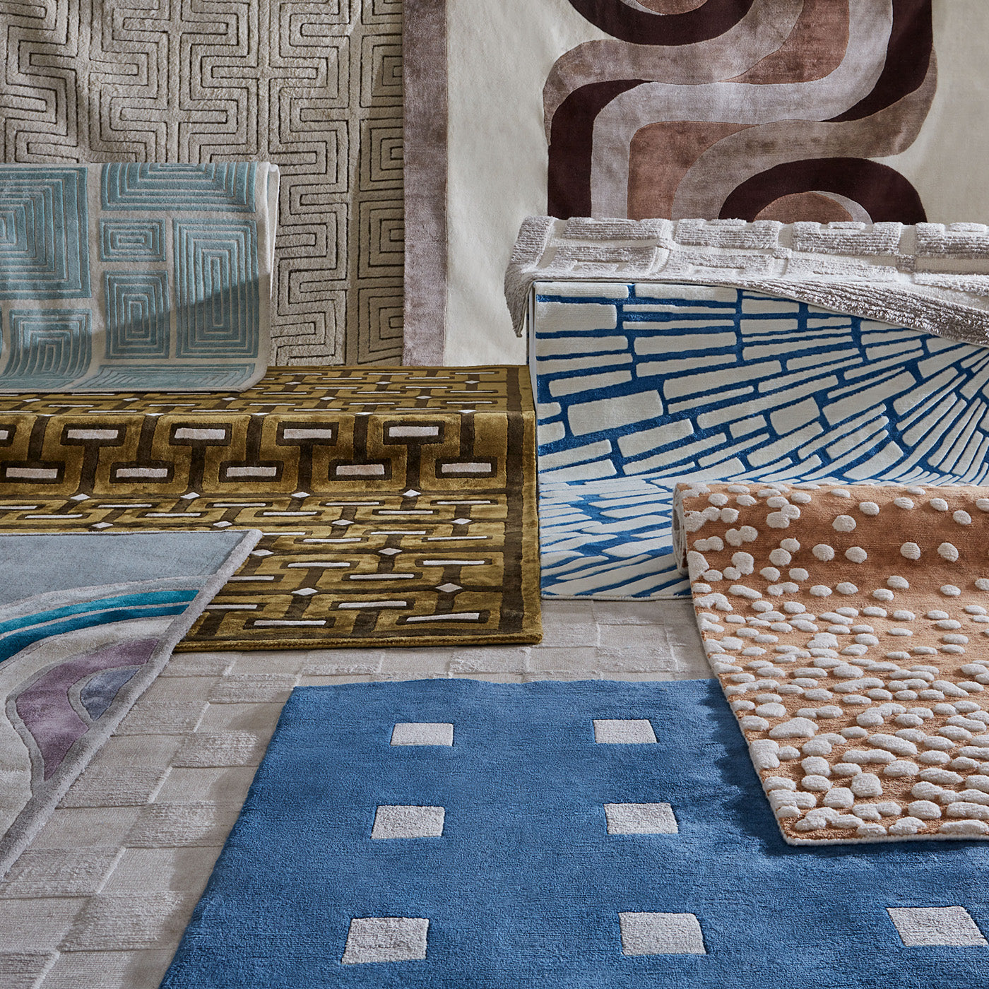 Tapis à petits carrés noué à la main